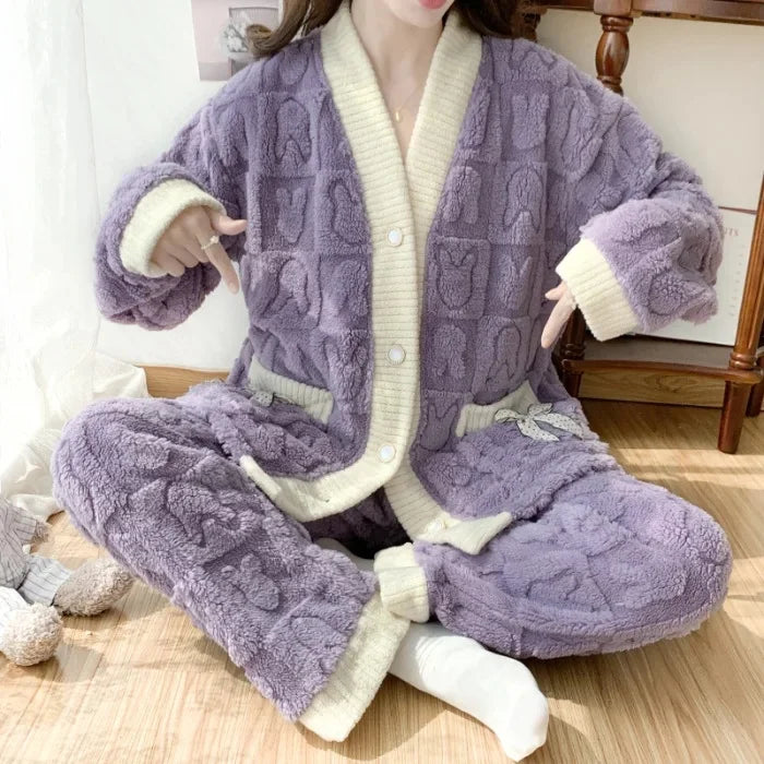 Luxury winter pajama loungewear made of plush, long sleeve and comfortable pants for women