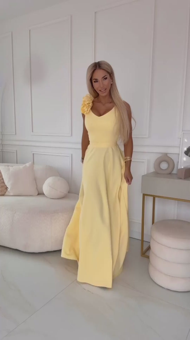 Damen Maxi-Kleid mit Schulterblume, V-Ausschnitt & Taillengürtel von Numoco gelb Model