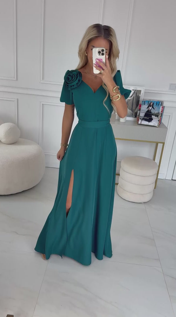 Damen Maxi Kleid Flaschengrün Herzausschnitt, abnehmbare Rose & Beinschlitz Numoco grün Model