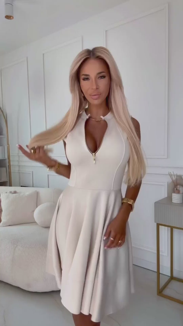 Damen A-Linie Alltagskleid mit Reißverschluss Ausschnitt von Numoco beige Model