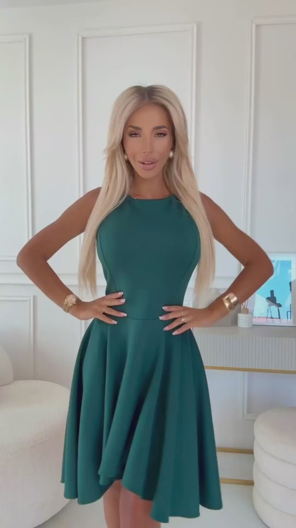 Damen Asymmetrisches Kleid, Längerer Rücken, figurbetonend & dehnbar von Numoco grün Model