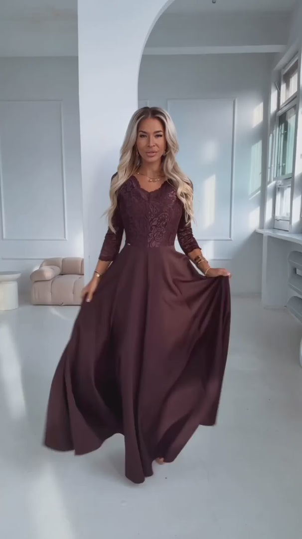 Damen Langes Abendkleid mit Spitze von Numoco braun Model